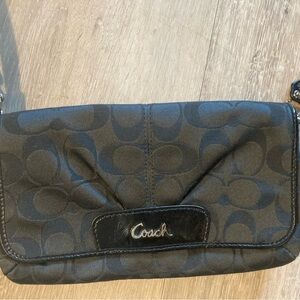 Coach wristlet (like new)